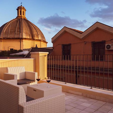 Luxury Suite La Terrazza In Pieno Centro In Кальярі Екстер'єр фото